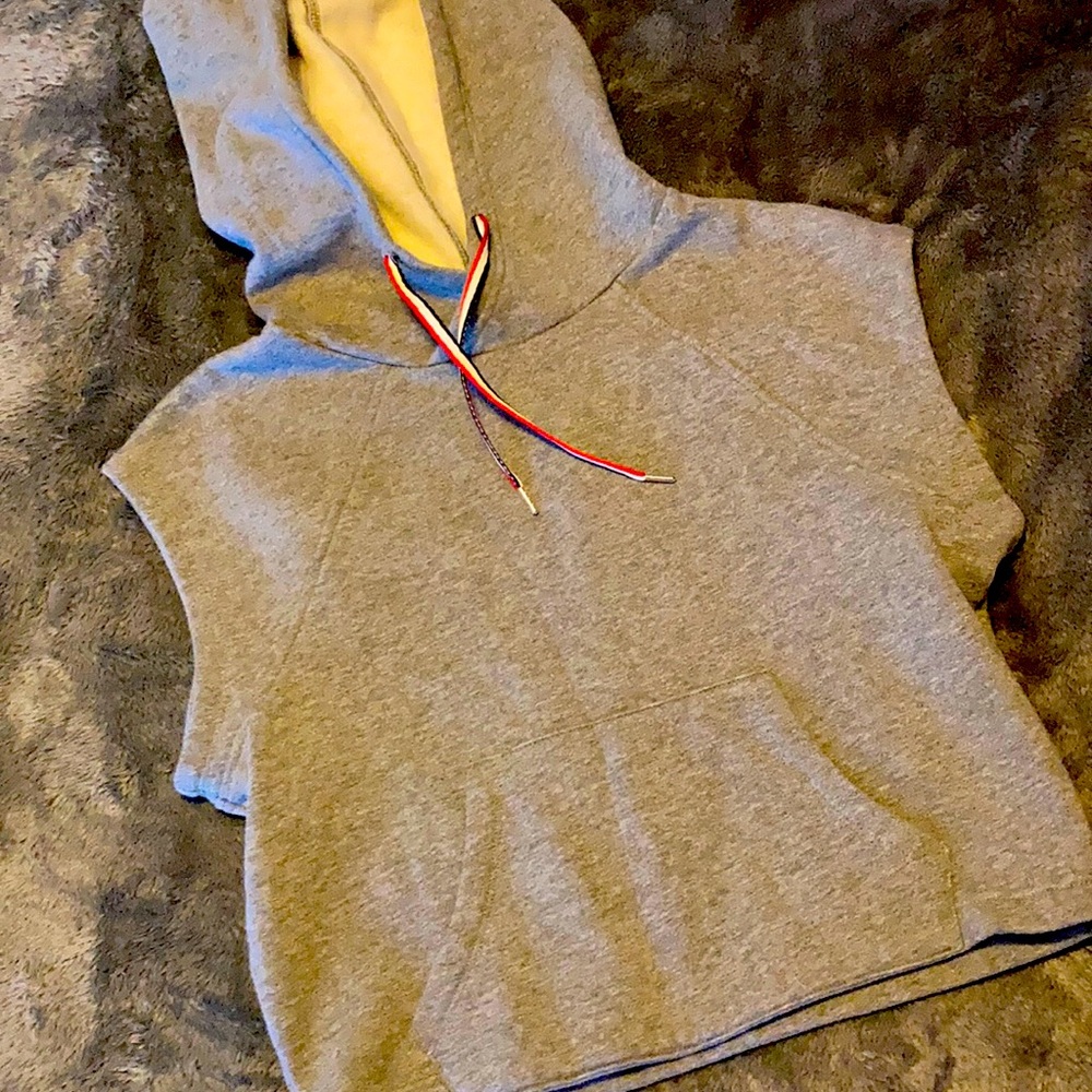 Mossimo Muscle tee sweater. - Picture 1 of 4